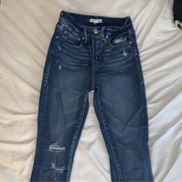 Good American Jeans - Picture 3 of 10